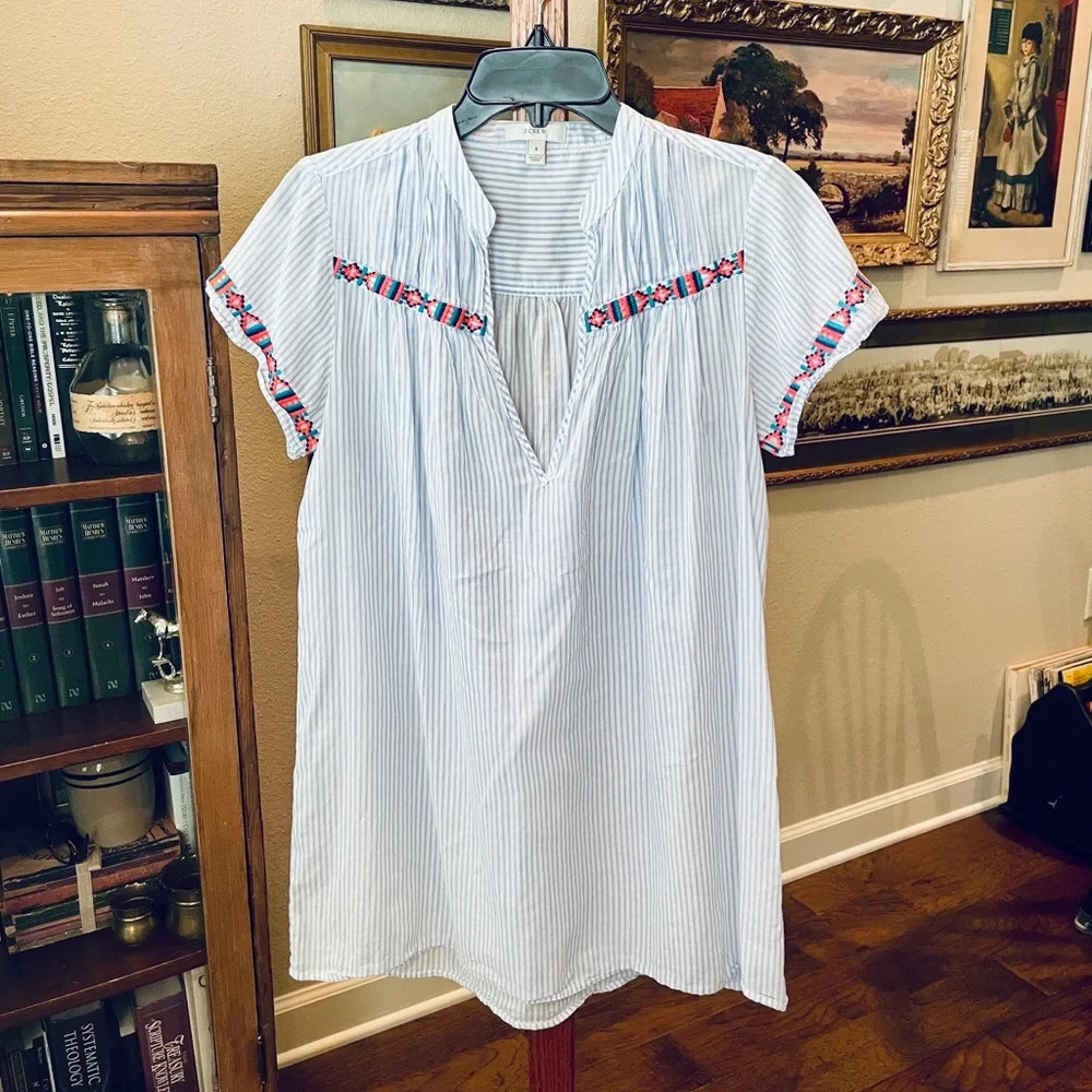 J. Crew short sleeve v-neck embroidered mini tunic dress SZ S blue white pink - Picture 2 of 8